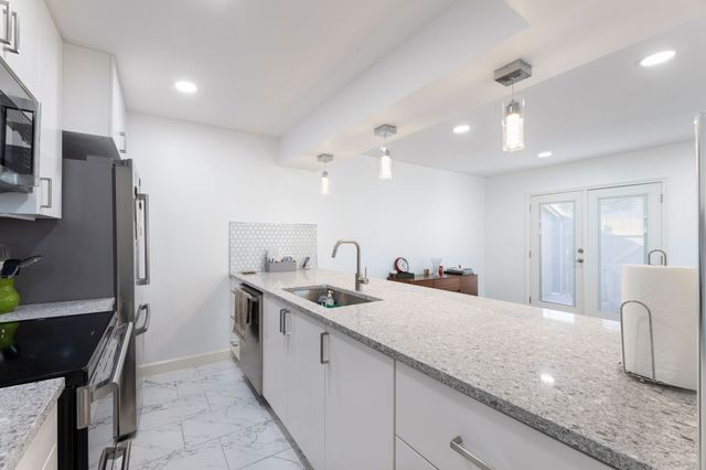 7155 Fair Oaks Avenue 22, Dallas, TX 75231
