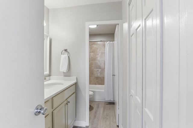 2277 Union Ave Apt 409, Memphis, TN 38104