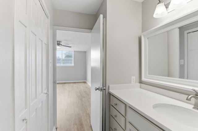 2277 Union Ave Apt 409, Memphis, TN 38104