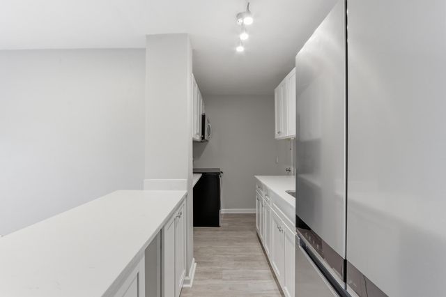 2277 Union Ave Apt 409, Memphis, TN 38104