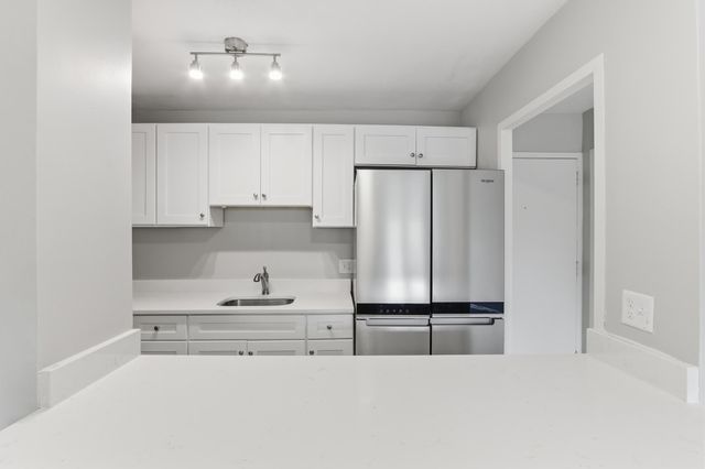 2277 Union Ave Apt 409, Memphis, TN 38104