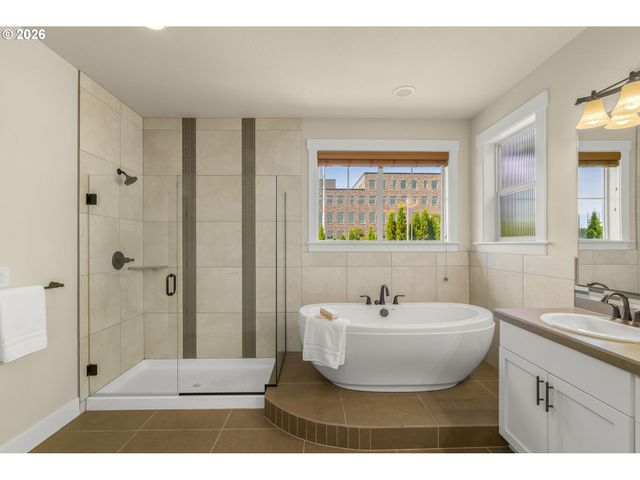 17435 Sw FOREST HOLLOW St, Beaverton, OR 97007