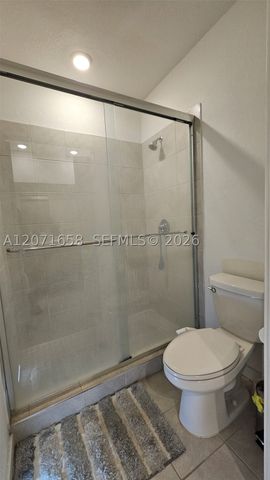 1677 SE 8th Ave, Homestead, FL 33034