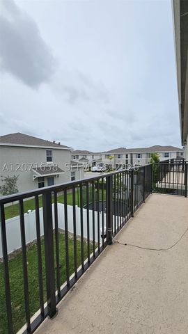 1677 SE 8th Ave, Homestead, FL 33034