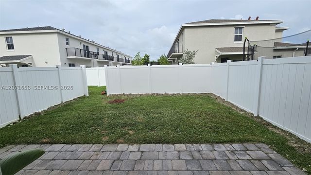 1677 SE 8th Ave, Homestead, FL 33034