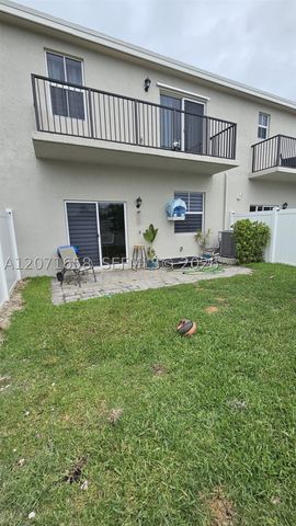 1677 SE 8th Ave, Homestead, FL 33034