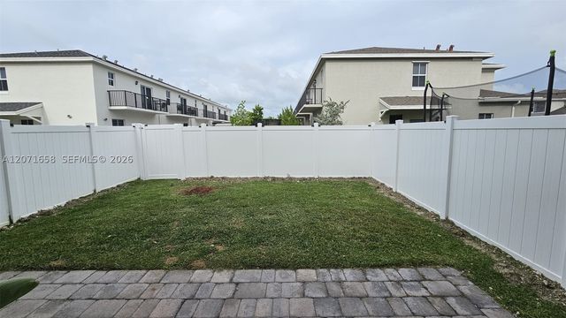 1677 SE 8th Ave, Homestead, FL 33034