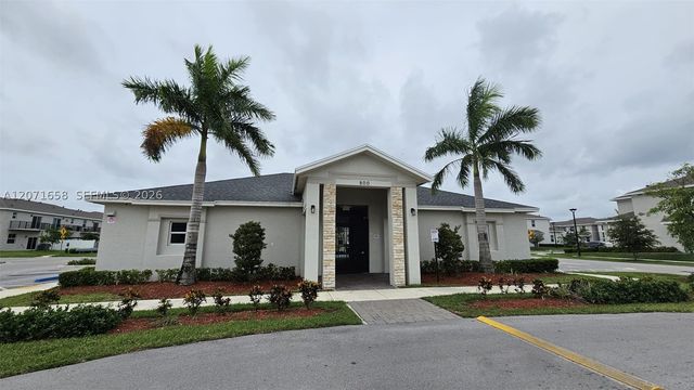 1677 SE 8th Ave, Homestead, FL 33034