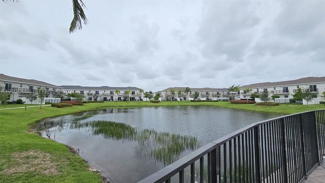 1677 SE 8th Ave, Homestead, FL 33034