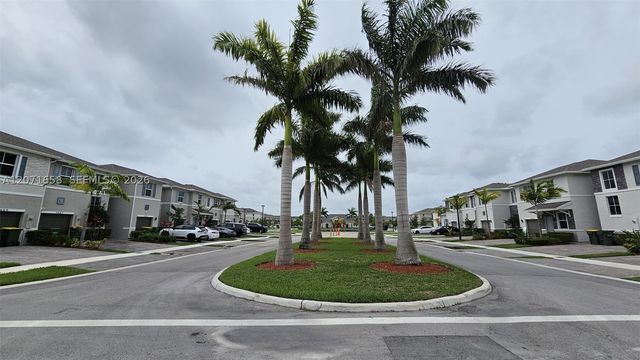 1677 SE 8th Ave, Homestead, FL 33034