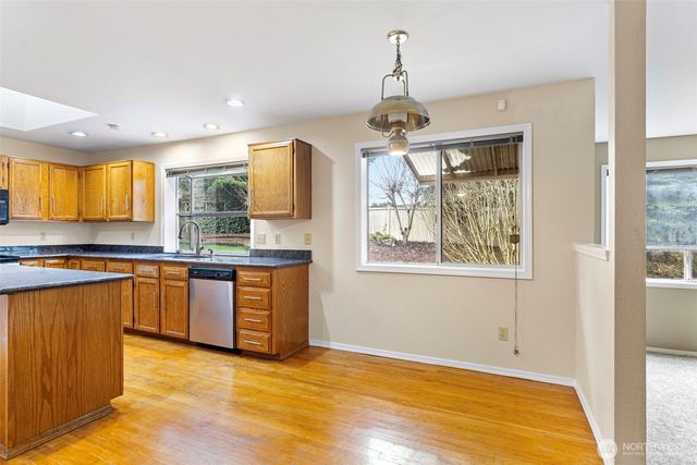 32521 13th Avenue SW, Federal Way, WA 98023