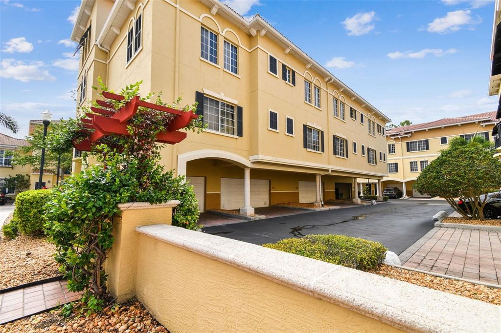 Image 5 of property listing at 119 BEACH HAVEN LANE, Tampa, FL 33609