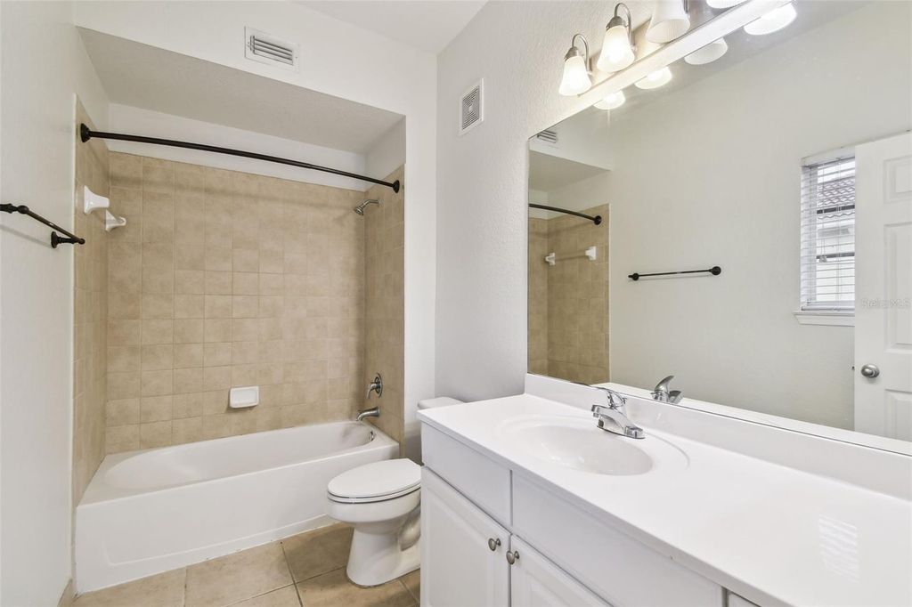 Image 50 of property listing at 119 BEACH HAVEN LANE, Tampa, FL 33609