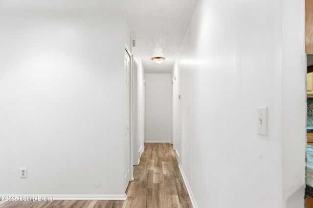 7512 Eider Dr, Louisville, KY 40258