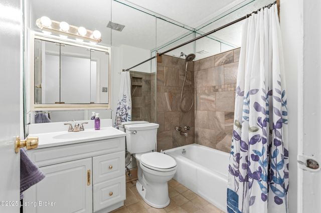 7512 Eider Dr, Louisville, KY 40258