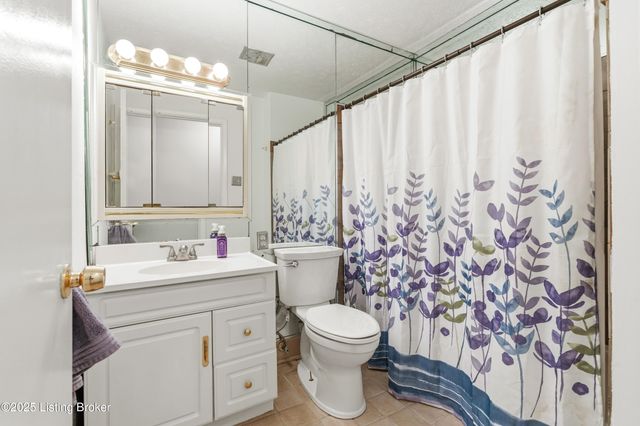 7512 Eider Dr, Louisville, KY 40258