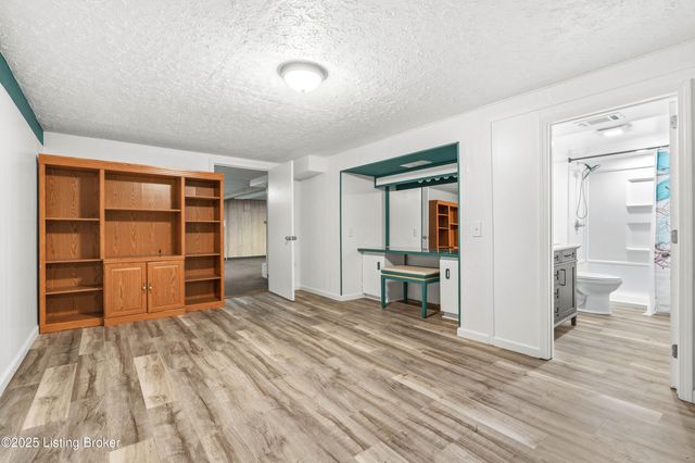 7512 Eider Dr, Louisville, KY 40258