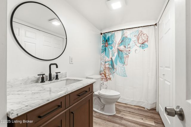 7512 Eider Dr, Louisville, KY 40258