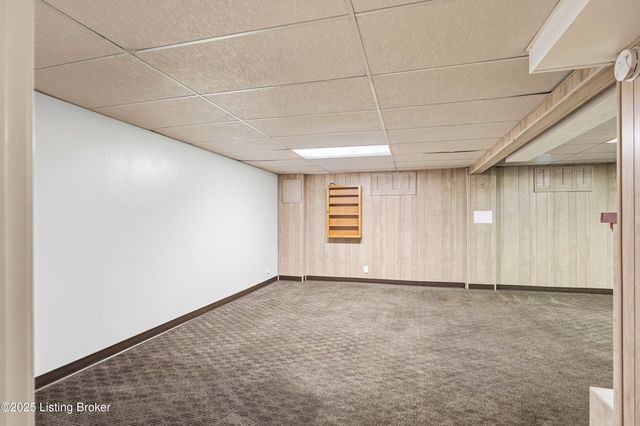 7512 Eider Dr, Louisville, KY 40258