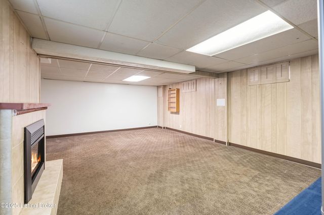 7512 Eider Dr, Louisville, KY 40258