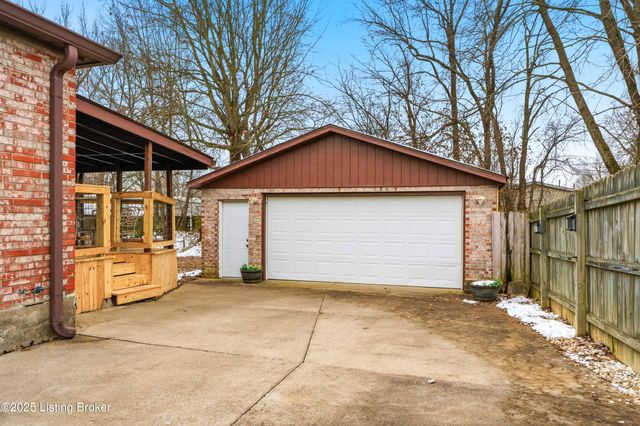 7512 Eider Dr, Louisville, KY 40258