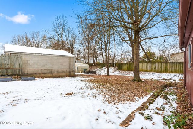 7512 Eider Dr, Louisville, KY 40258