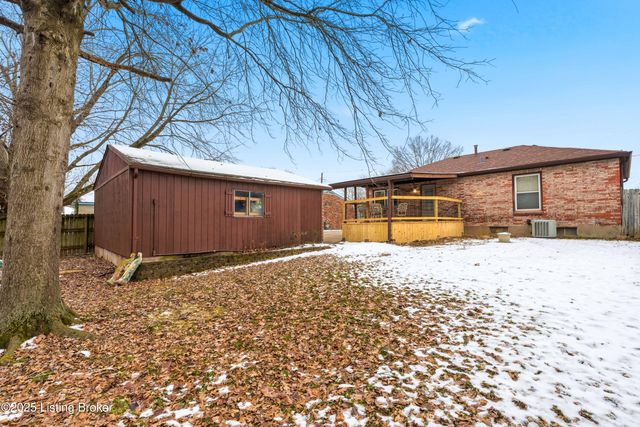 7512 Eider Dr, Louisville, KY 40258