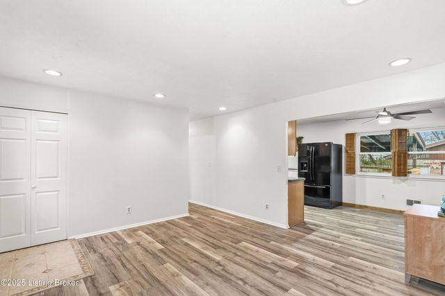 7512 Eider Dr, Louisville, KY 40258