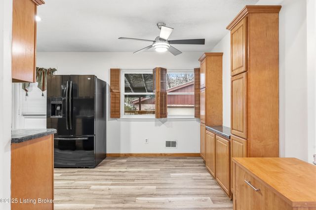 7512 Eider Dr, Louisville, KY 40258