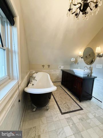 605 FAIRVIEW AVE, Frederick, MD 21701