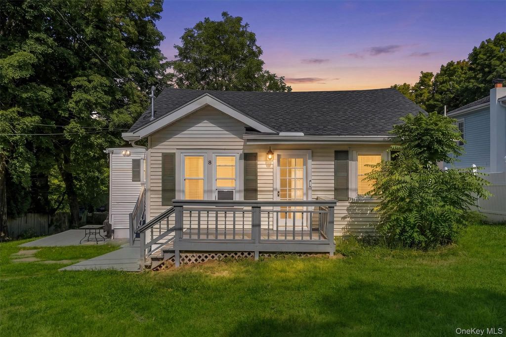 8 Huntington Road, Carmel, NY 10512 — exterior