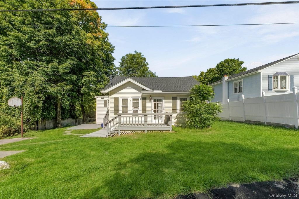 8 Huntington Road, Carmel, NY 10512 — photo 3