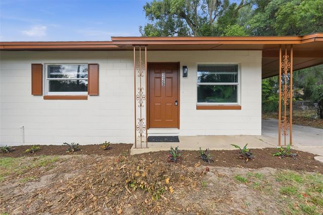 225 W VOLUSIA AVENUE, Deland, FL 32720