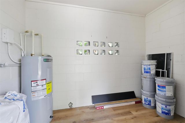 225 W VOLUSIA AVENUE, Deland, FL 32720