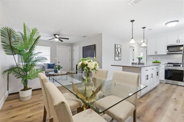 225 W VOLUSIA AVENUE, Deland, FL 32720