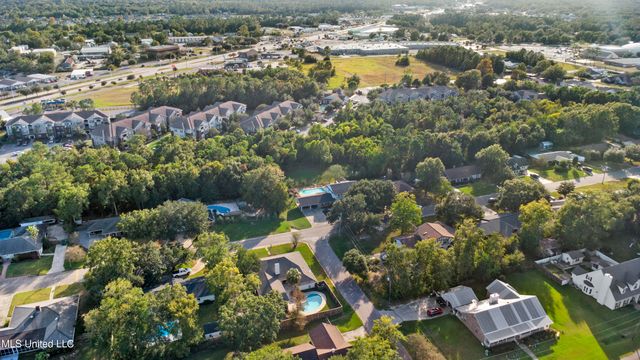 518 Sunset Drive, Bay Saint Louis, MS 39520