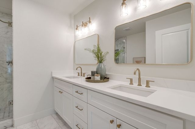 2560 Rogers Avenue, Fort Worth, TX 76109