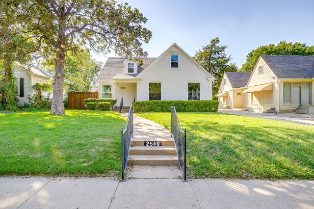2560 Rogers Avenue, Fort Worth, TX 76109