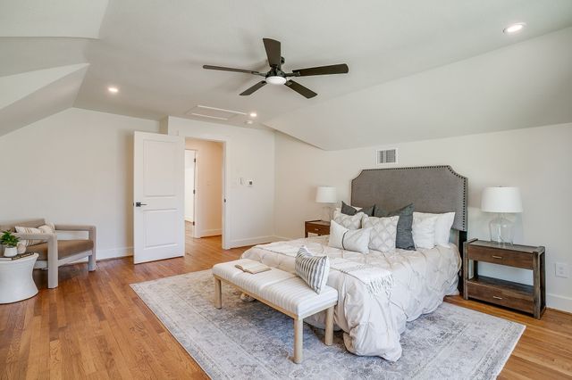 2560 Rogers Avenue, Fort Worth, TX 76109