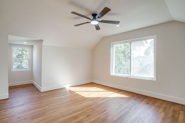 2560 Rogers Avenue, Fort Worth, TX 76109