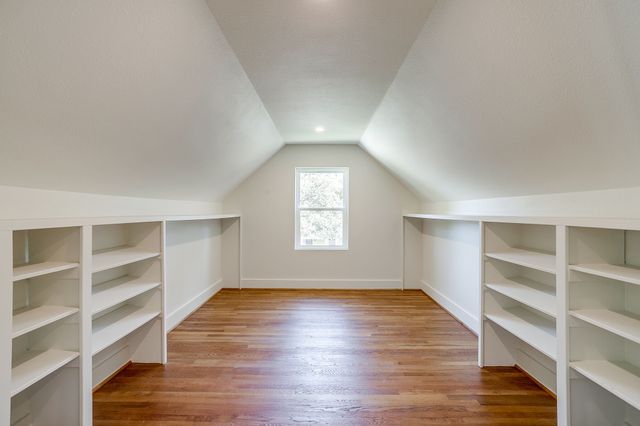 2560 Rogers Avenue, Fort Worth, TX 76109