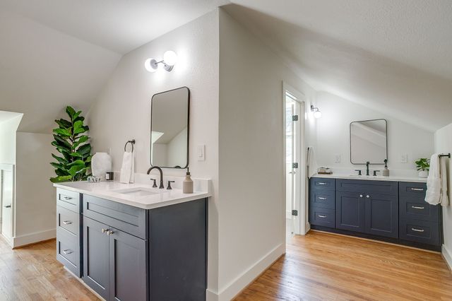 2560 Rogers Avenue, Fort Worth, TX 76109
