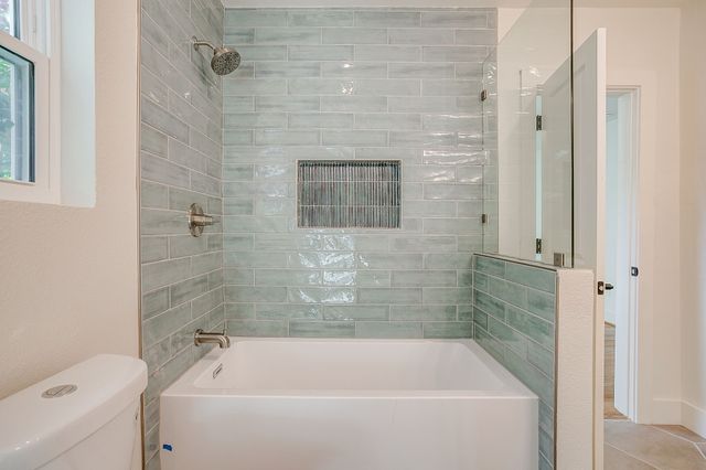 2560 Rogers Avenue, Fort Worth, TX 76109