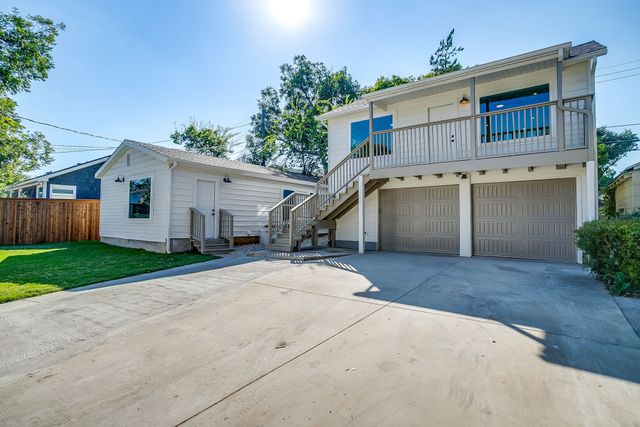 2560 Rogers Avenue, Fort Worth, TX 76109