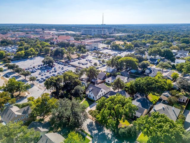 2560 Rogers Avenue, Fort Worth, TX 76109