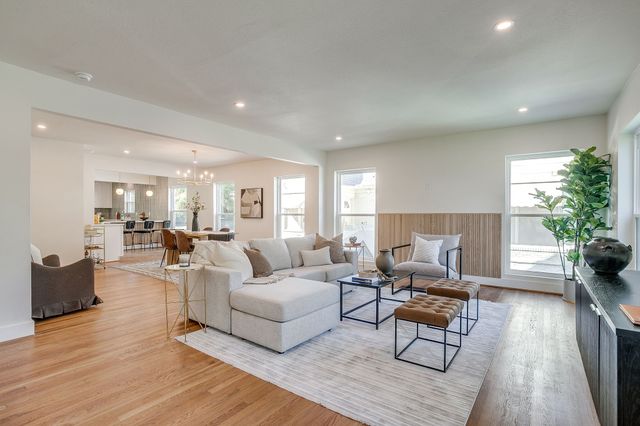 2560 Rogers Avenue, Fort Worth, TX 76109