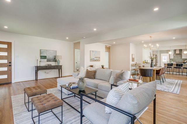 2560 Rogers Avenue, Fort Worth, TX 76109