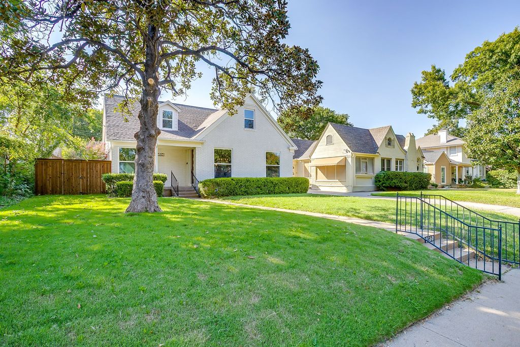 2560 Rogers Avenue, Fort Worth, TX 76109
