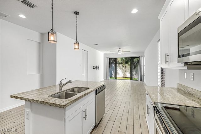 8793 Madrid CIR, Naples, FL 34104