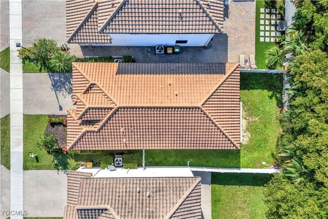 8793 Madrid CIR, Naples, FL 34104